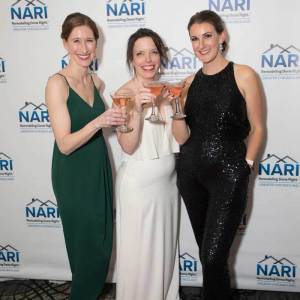 Maureen-Ally-and-Laura-with-champagne-at-SR